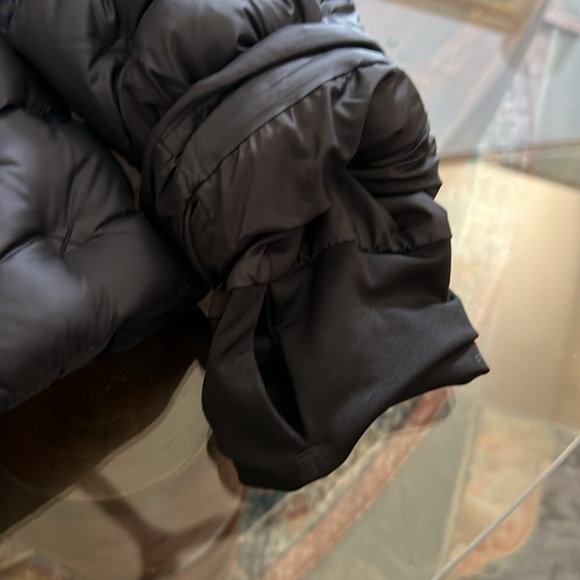 The North Face Black Quilted Puffer Jacket - Picture 3 of 8